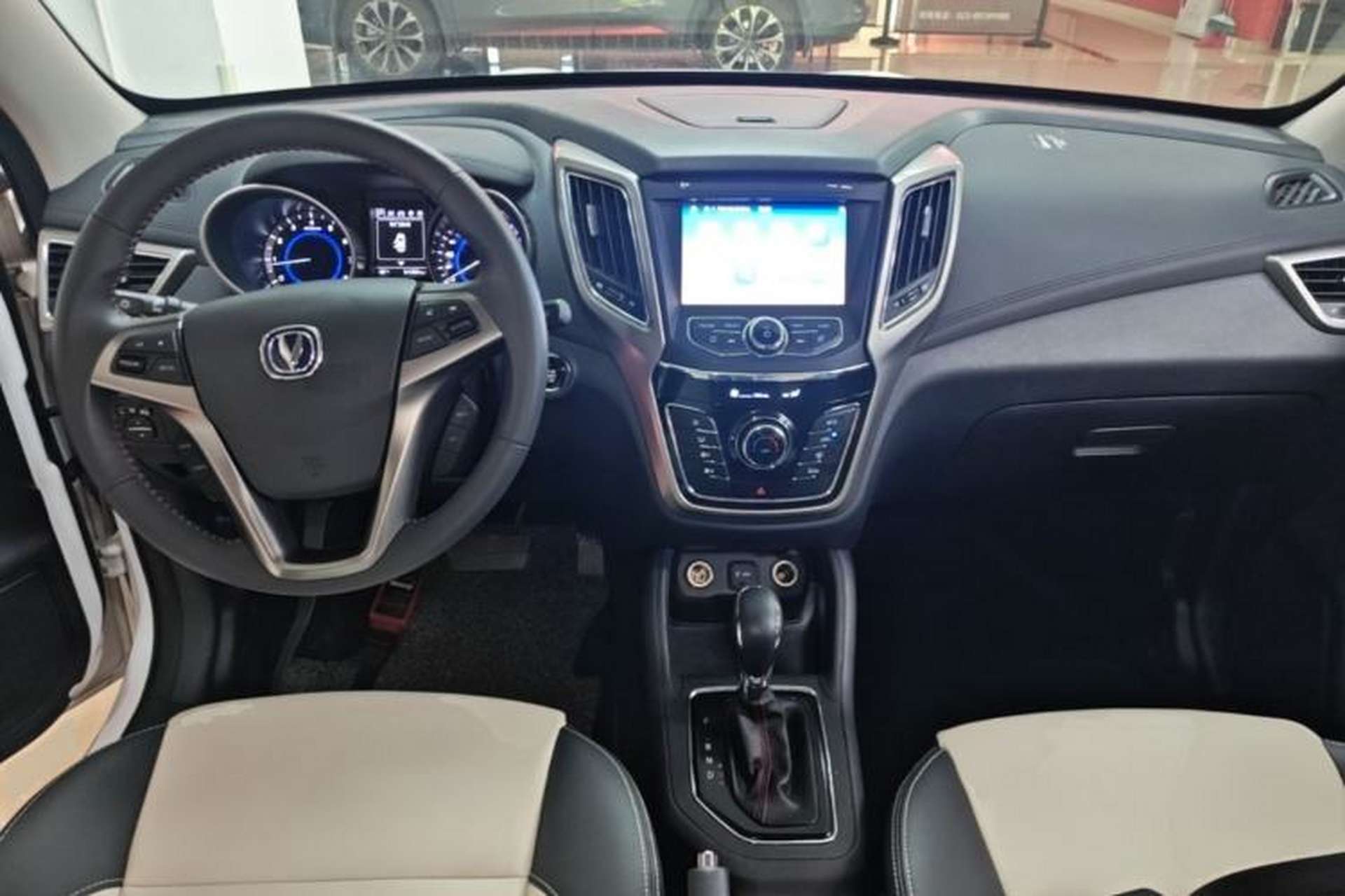 Used CHANGAN CS35 2017 1.6L Automatic Prestige Model Center Console