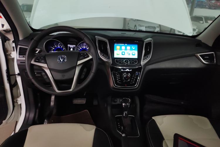 Used CHANGAN CS35 2017 1.6L Automatic Luxury Model Center Console