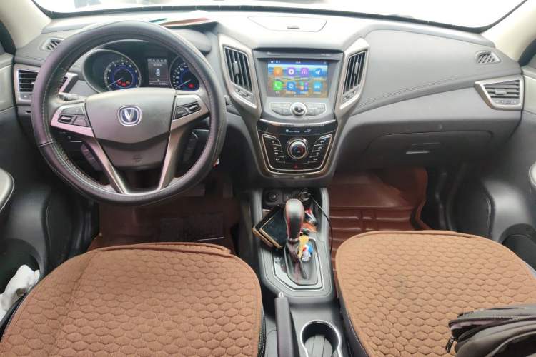 Used CHANGAN CS35 2017 1.6L Automatic Luxury Model Center Console
