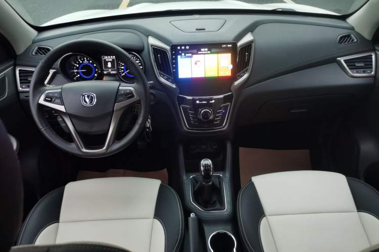Used CHANGAN CS35 2017 1.6L Manual Luxury Model Center Console