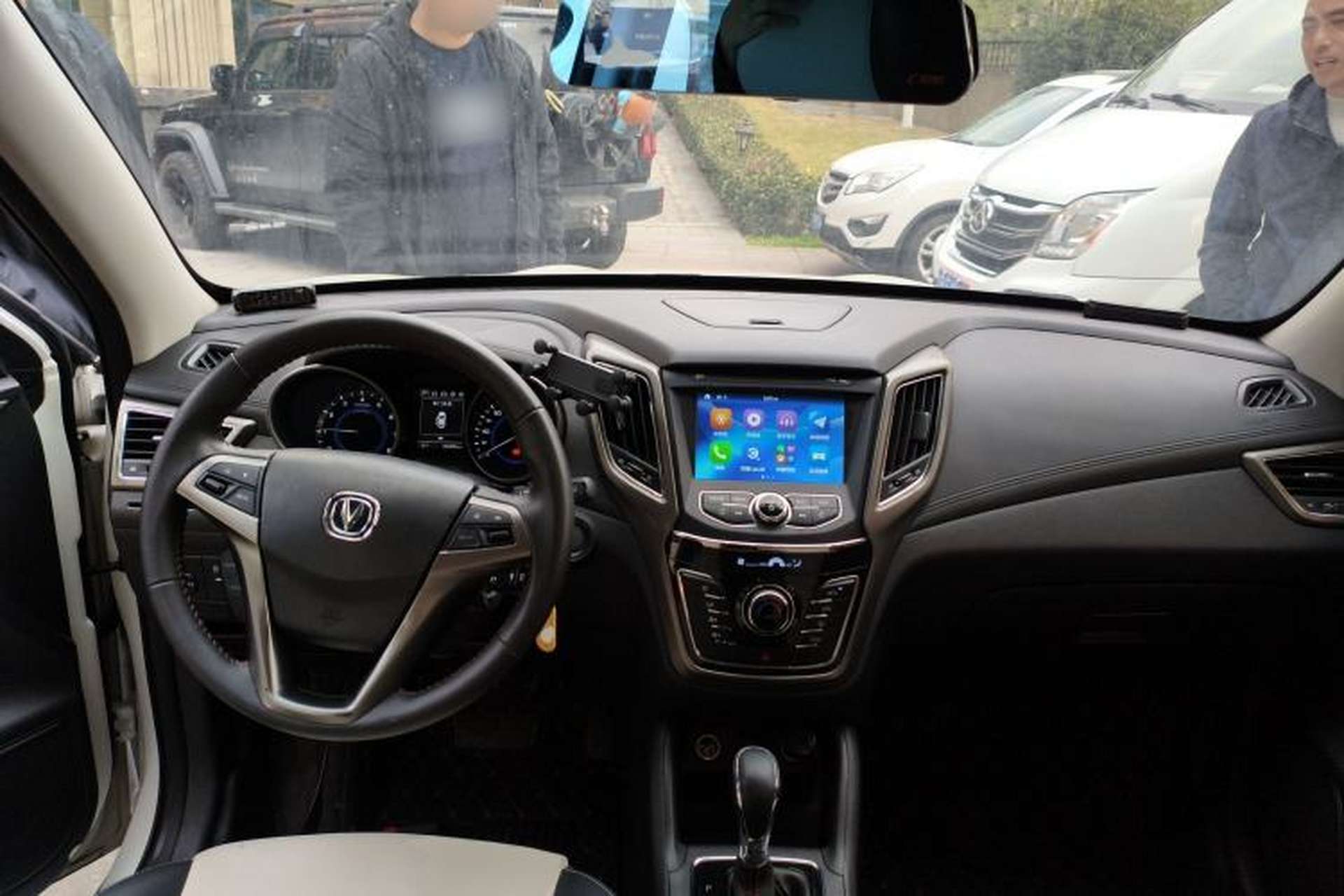Used CHANGAN CS35 2017 1.6L Automatic Luxury Model Center Console