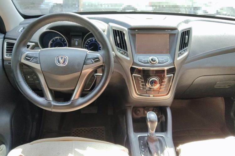 Used CHANGAN CS35 2017 1.6L Automatic Luxury Model Center Console