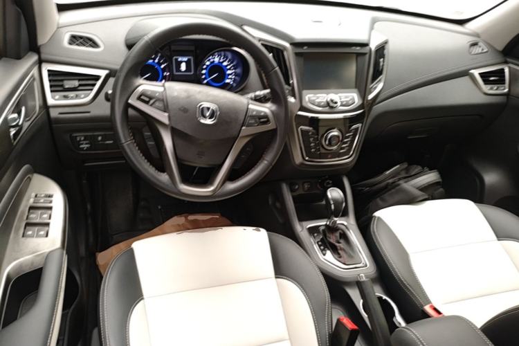 Used CHANGAN CS35 2017 1.6L Automatic Luxury Model Center Console