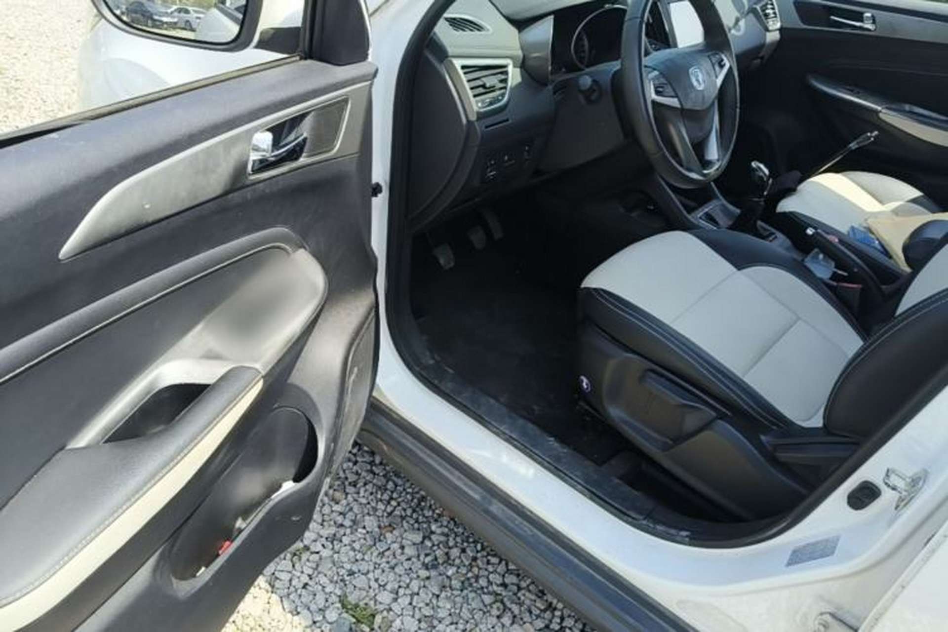 Used CHANGAN CS35 2017 1.6L Manual Luxury Model Driver Seat