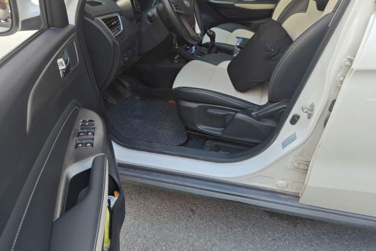 Used CHANGAN CS35 2017 1.6L Manual Luxury Model Driver Seat