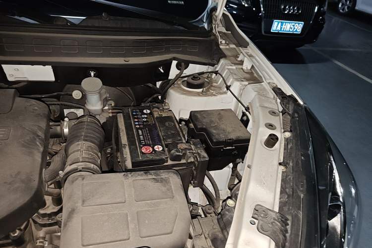 Used CHANGAN CS35 2017 1.6L Automatic Luxury Model Engine Bay Left