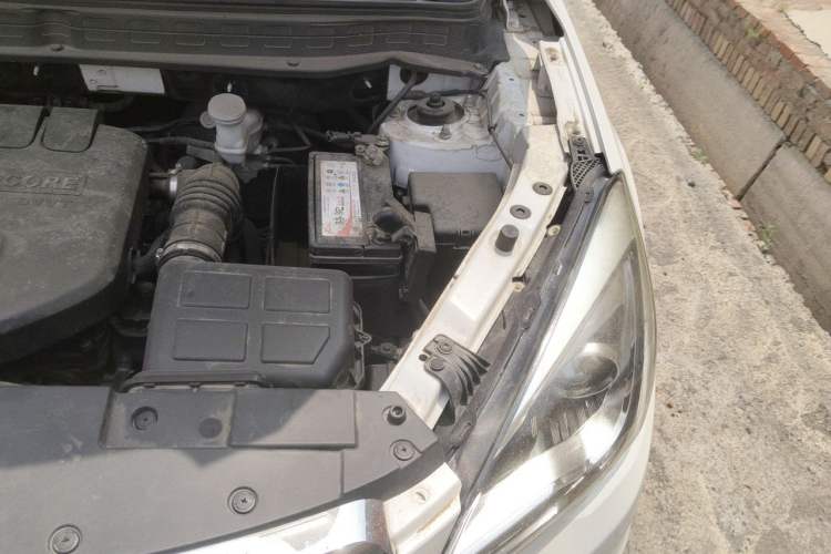 Used CHANGAN CS35 2017 1.6L Manual Luxury Model Engine Bay Left