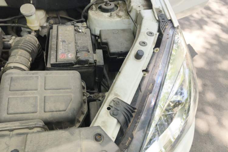 Used CHANGAN CS35 2017 1.6L Manual Luxury Model Engine Bay Left
