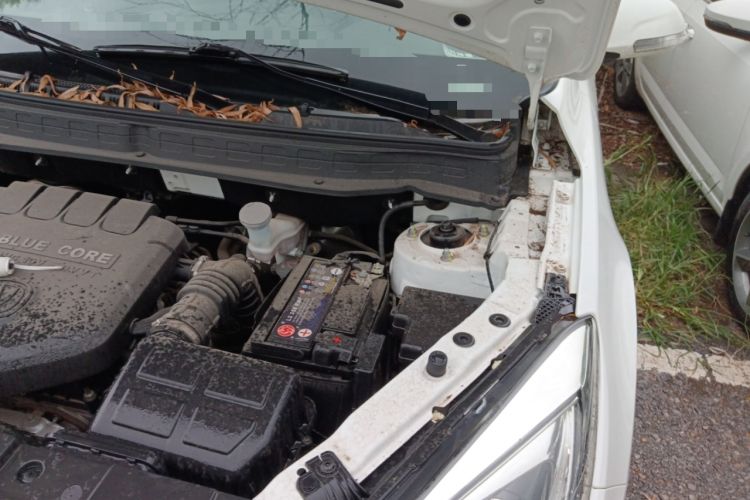 Used CHANGAN CS35 2017 1.6L Manual Luxury Model Engine Bay Left