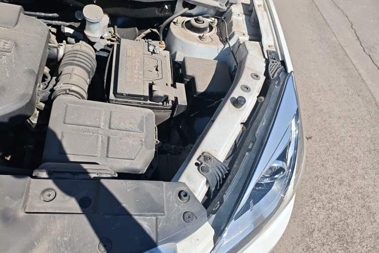 Used CHANGAN CS35 2017 1.6L Automatic Luxury Model Engine Bay Left