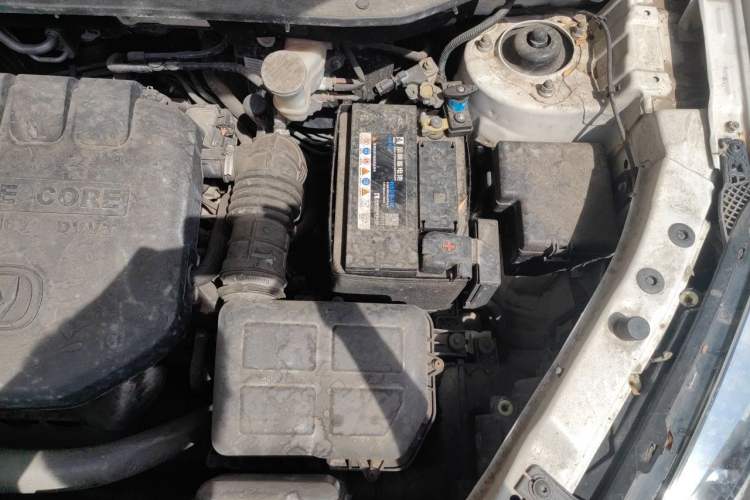 Used CHANGAN CS35 2017 1.6L Manual Luxury Model Engine Bay Left