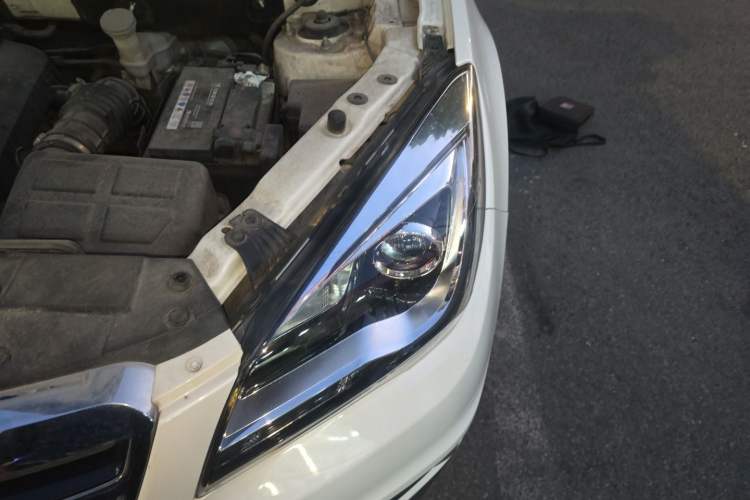 Used CHANGAN CS35 2017 1.6L Manual Luxury Model Engine Bay Left