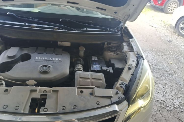 Used CHANGAN CS35 2017 1.6L Manual Luxury Model Engine Bay Left