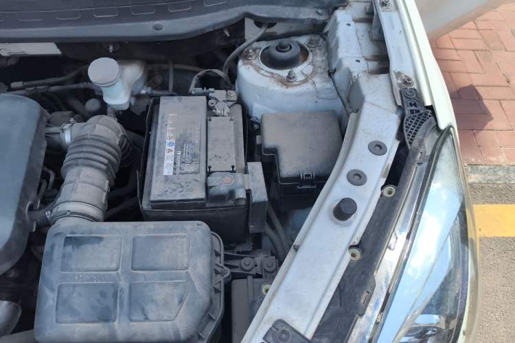 Used CHANGAN CS35 2017 1.6L Manual Luxury Model Engine Bay Left