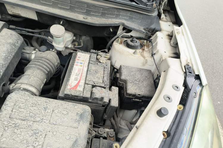 Used CHANGAN CS35 2017 1.6L Automatic Luxury Model Engine Bay Left