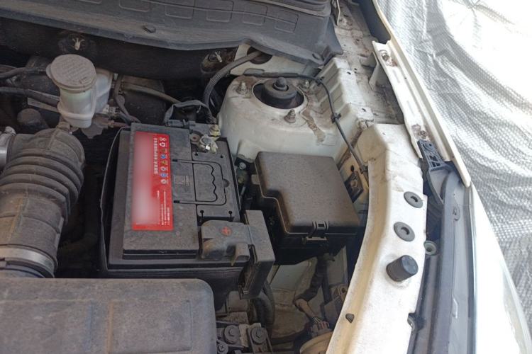 Used CHANGAN CS35 2017 1.6L Manual Luxury Model Engine Bay Left