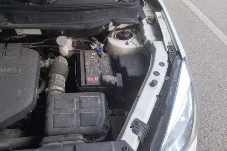 Used CHANGAN CS35 2017 1.6L Manual Luxury Model Engine Bay Left