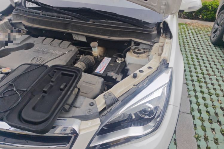 Used CHANGAN CS35 2017 1.6L Automatic Luxury Model Engine Bay Left