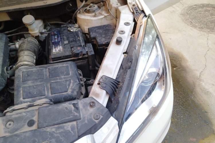 Used CHANGAN CS35 2017 1.6L Manual Luxury Model Engine Bay Left