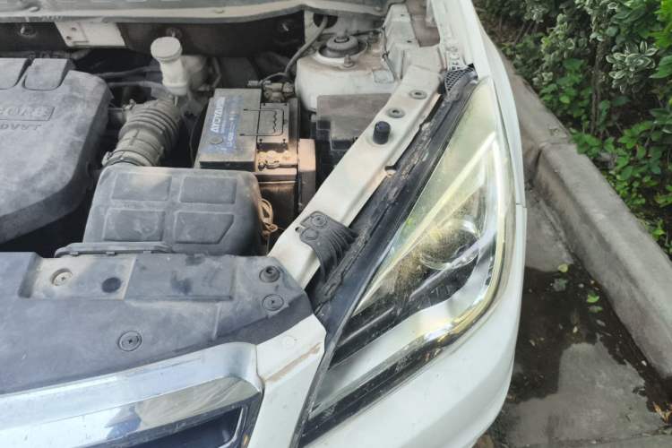 Used CHANGAN CS35 2017 1.6L Automatic Luxury Model Engine Bay Left