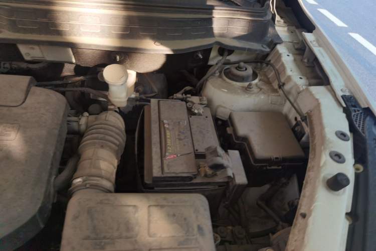 Used CHANGAN CS35 2017 1.6L Automatic Luxury Model Engine Bay Left