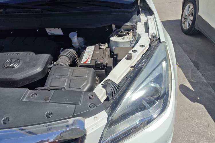 Used CHANGAN CS35 2017 1.6L Manual Luxury Model Engine Bay Left