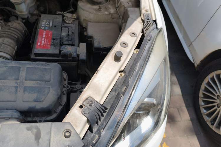Used CHANGAN CS35 2017 1.6L Automatic Luxury Model Engine Bay Left