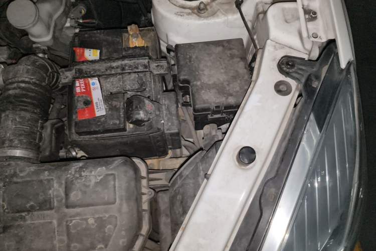 Used CHANGAN CS35 2017 1.6L Manual Luxury Model Engine Bay Left