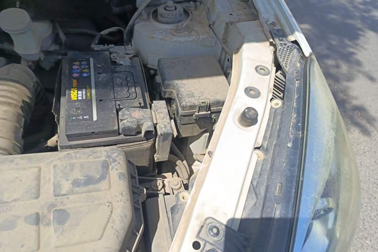 Used CHANGAN CS35 2017 1.6L Manual Luxury Model Engine Bay Left