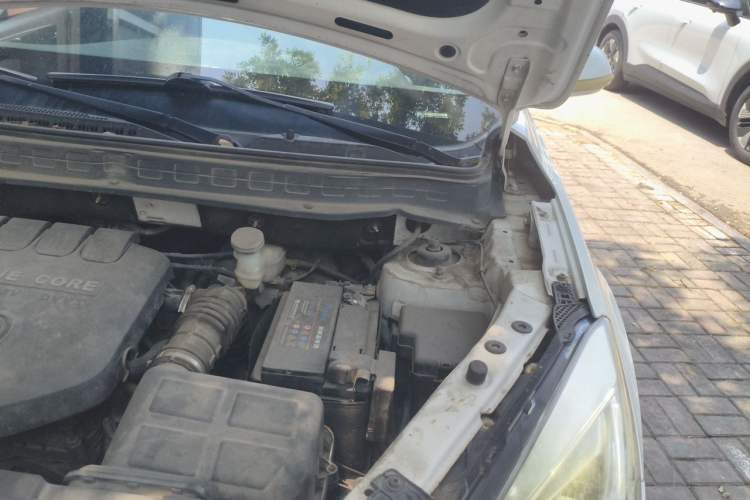 Used CHANGAN CS35 2017 1.6L Manual Luxury Model Engine Bay Left