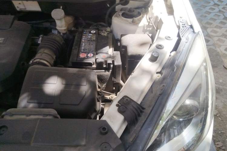 Used CHANGAN CS35 2017 1.6L Manual Luxury Model Engine Bay Left