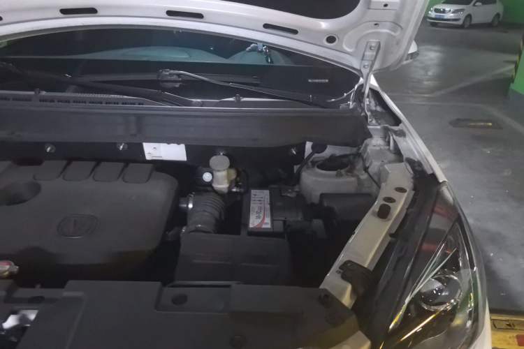 Used CHANGAN CS35 2017 1.6L Automatic Luxury Model Engine Bay Left