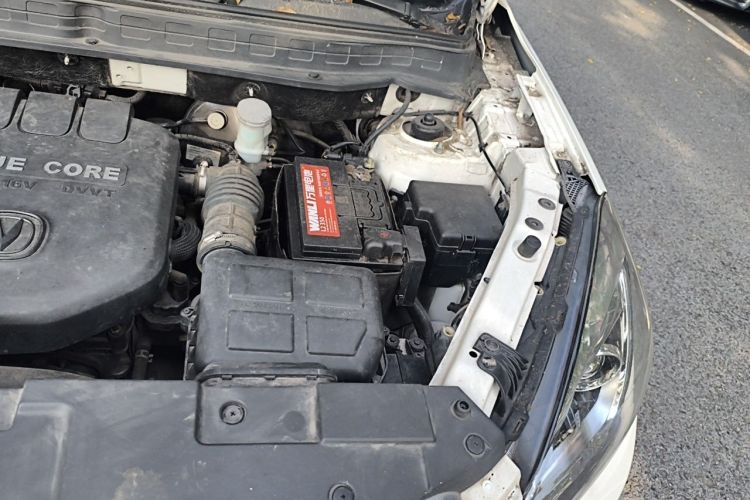 Used CHANGAN CS35 2017 1.6L Manual Luxury Model Engine Bay Left