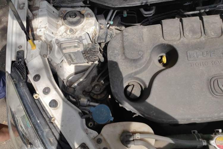 Used CHANGAN CS35 2017 1.6L Manual Luxury Model Engine Bay Right