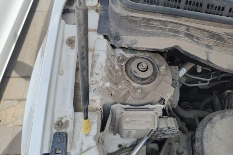 Used CHANGAN CS35 2017 1.6L Manual Luxury Model Engine Bay Right