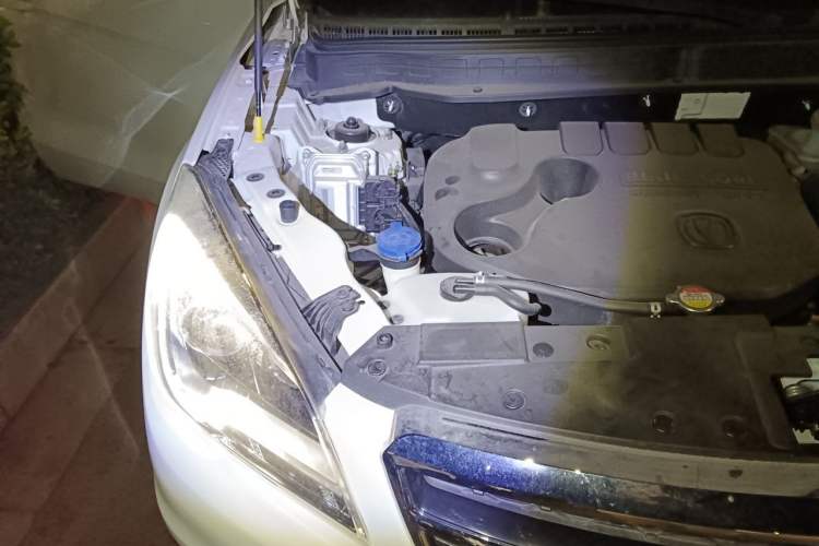 Used CHANGAN CS35 2017 1.6L Automatic Luxury Model Engine Bay Right