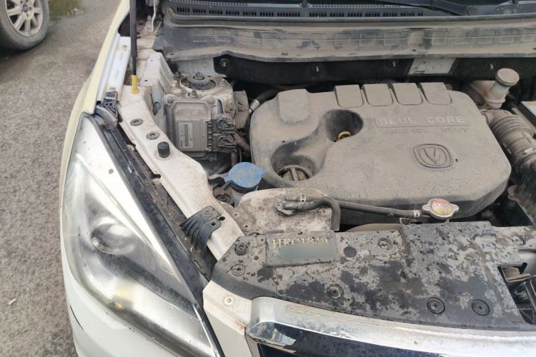 Used CHANGAN CS35 2017 1.6L Manual Luxury Model Engine Bay Right