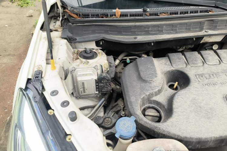 Used CHANGAN CS35 2017 1.6L Automatic Luxury Model Engine Bay Right