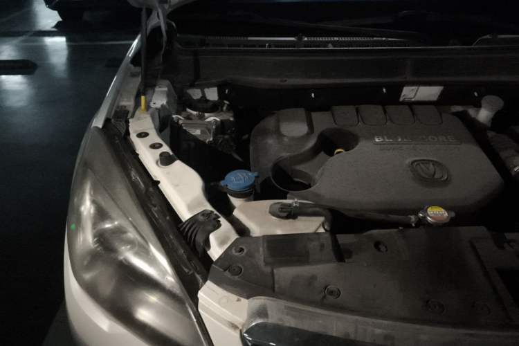 Used CHANGAN CS35 2017 1.6L Manual Luxury Model Engine Bay Right