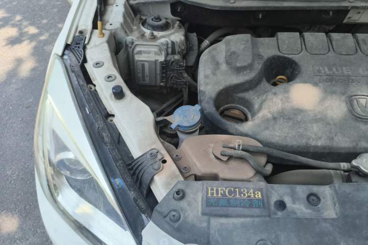 Used CHANGAN CS35 2017 1.6L Automatic Luxury Model Engine Bay Right