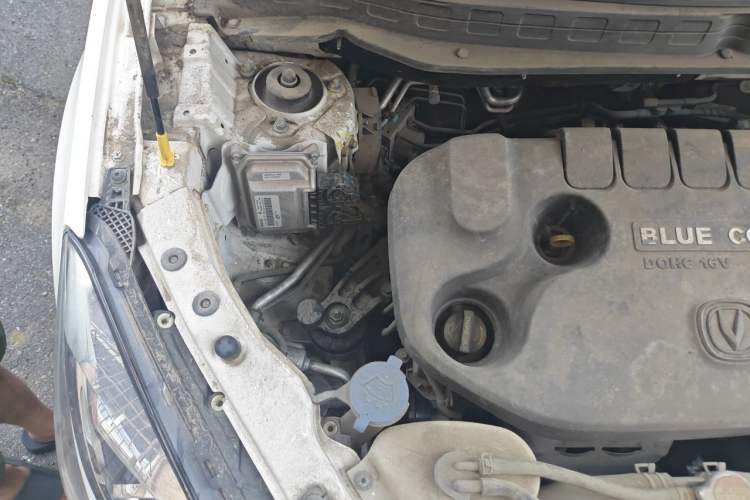 Used CHANGAN CS35 2017 1.6L Manual Luxury Model Engine Bay Right