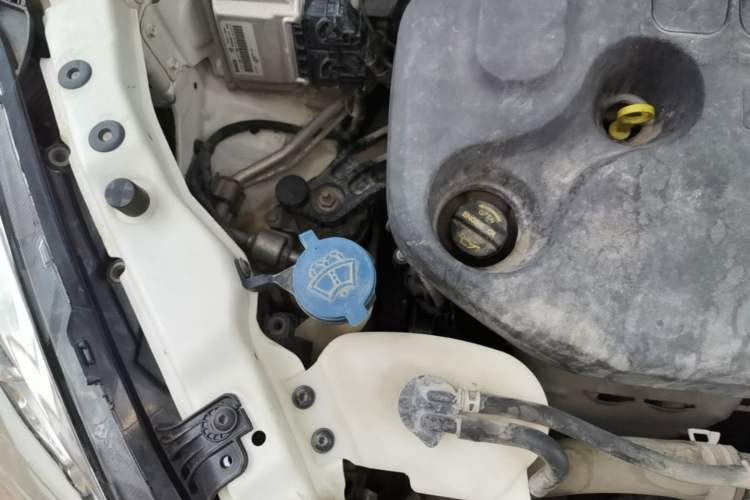 Used CHANGAN CS35 2017 1.6L Manual Luxury Model Engine Bay Right