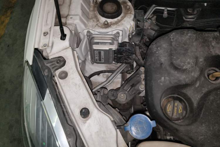 Used CHANGAN CS35 2017 1.6L Manual Luxury Model Engine Bay Right