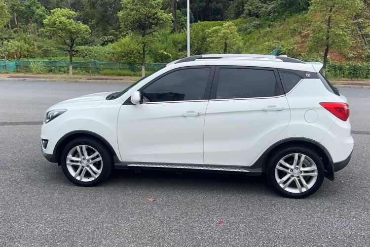 Used CHANGAN CS35 2017 1.6L Automatic Luxury Model Exterior 11