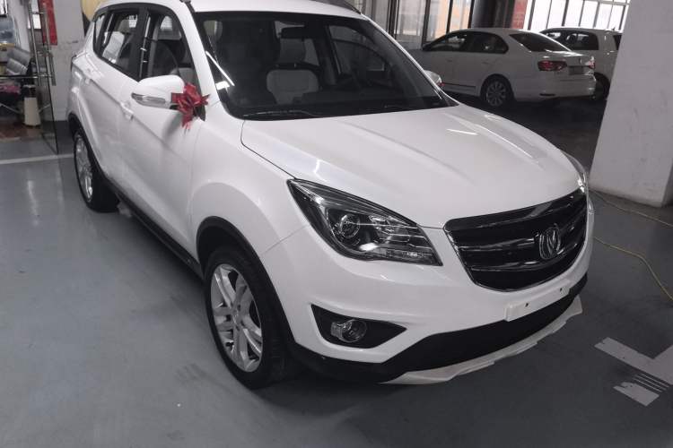 Used CHANGAN CS35 2017 1.6L Manual Luxury Model Exterior 2