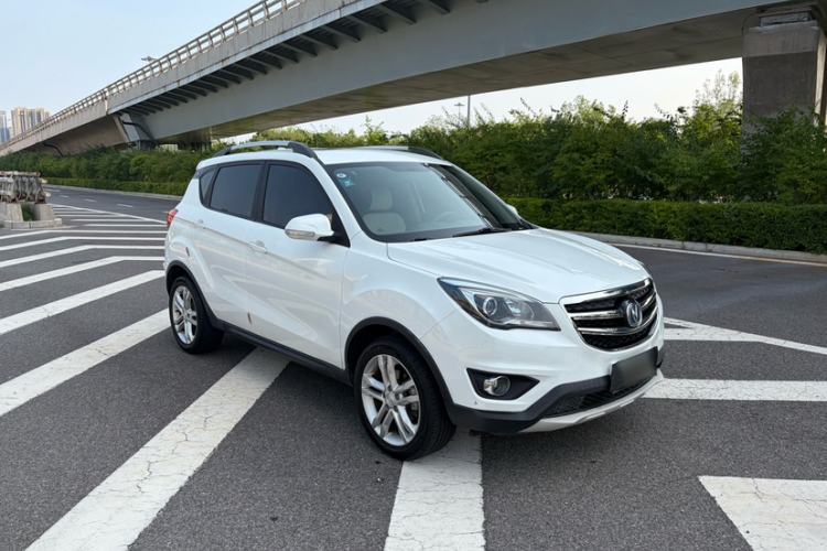 Used CHANGAN CS35 2017 1.6L Manual Luxury Model Exterior 2