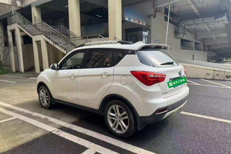Used CHANGAN CS35 2017 1.6L Manual Luxury Model Exterior 2