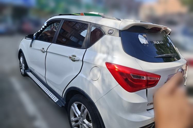 Used CHANGAN CS35 2017 1.6L Manual Luxury Model Exterior 3