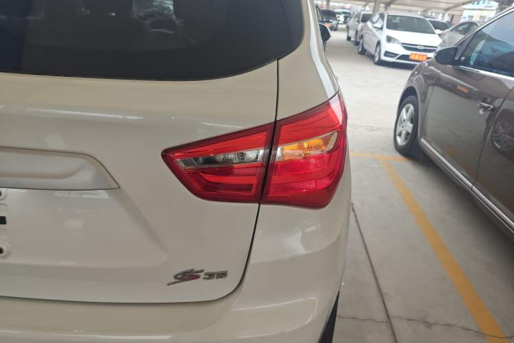 Used CHANGAN CS35 2017 1.6L Manual Luxury Model Exterior 3