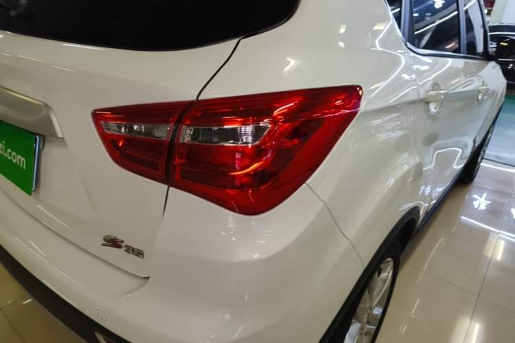 Used CHANGAN CS35 2017 1.6L Automatic Luxury Model Exterior 3